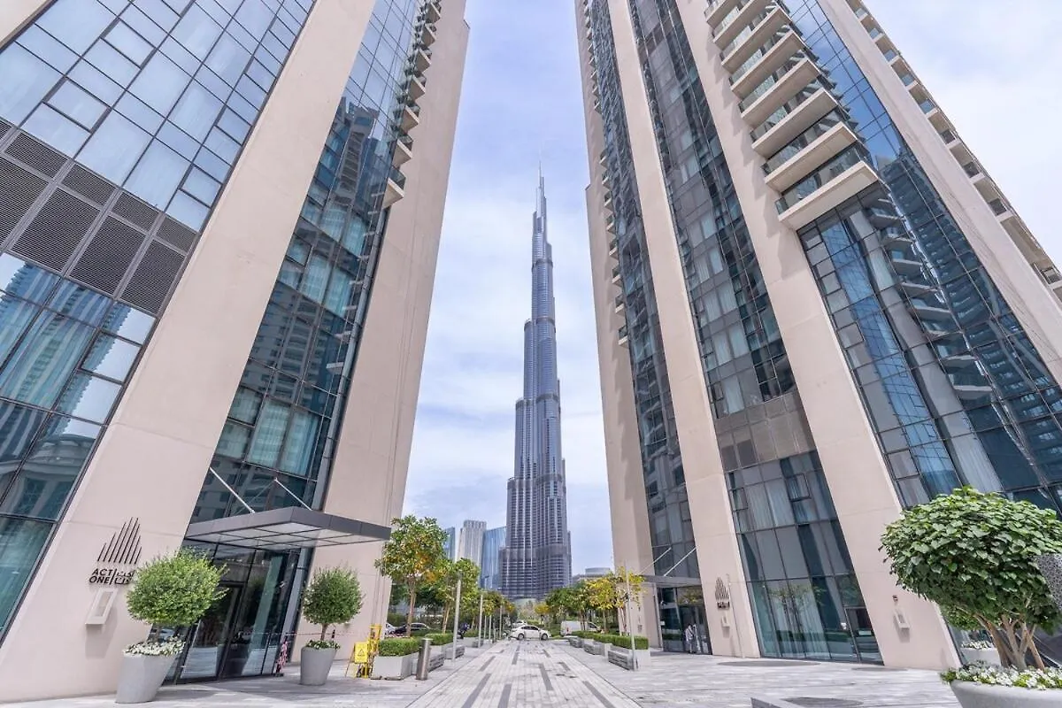 Luxurious 3-Bedroom Apartment In Downtown Near Burj Khalifa In Dubai Mall