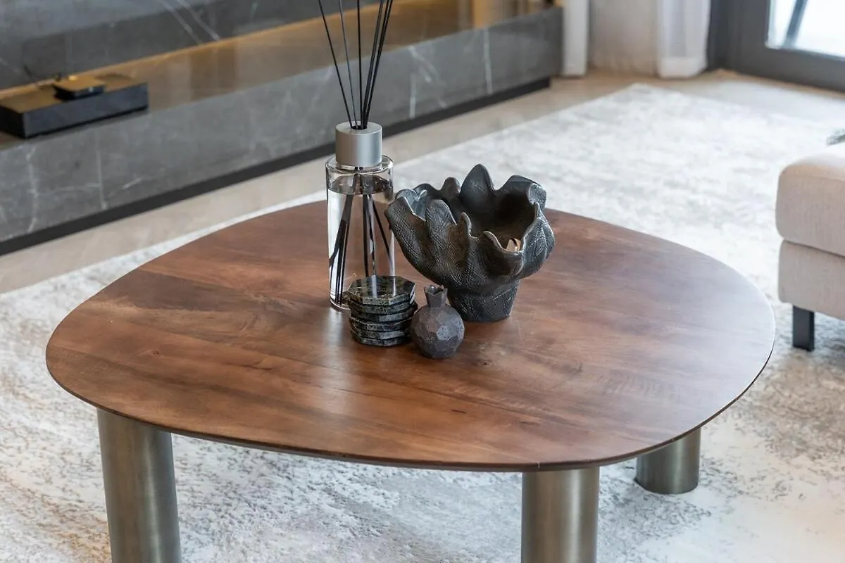Luxurious 3-Bedroom Apartment In Downtown Near Burj Khalifa In Dubai Mall United Arab Emirates