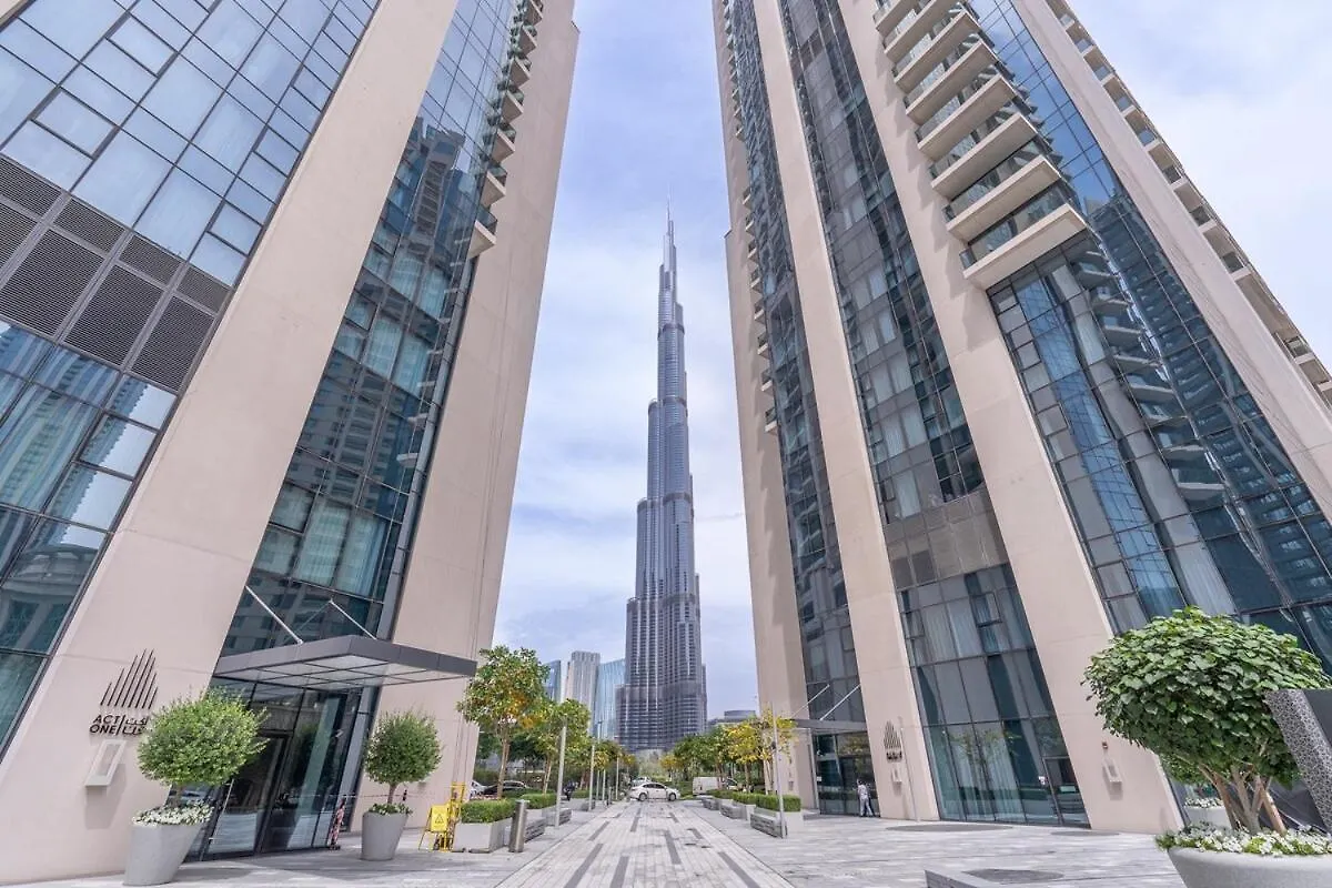 Luxurious 3-Bedroom Apartment In Downtown Near Burj Khalifa In Dubai Mall 0*,  Emirados Árabes Unidos
