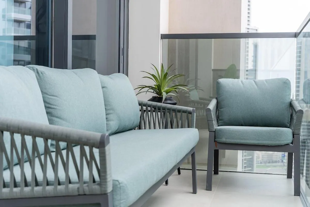 Luxurious 3-Bedroom Apartment In Downtown Near Burj Khalifa In Dubai Mall