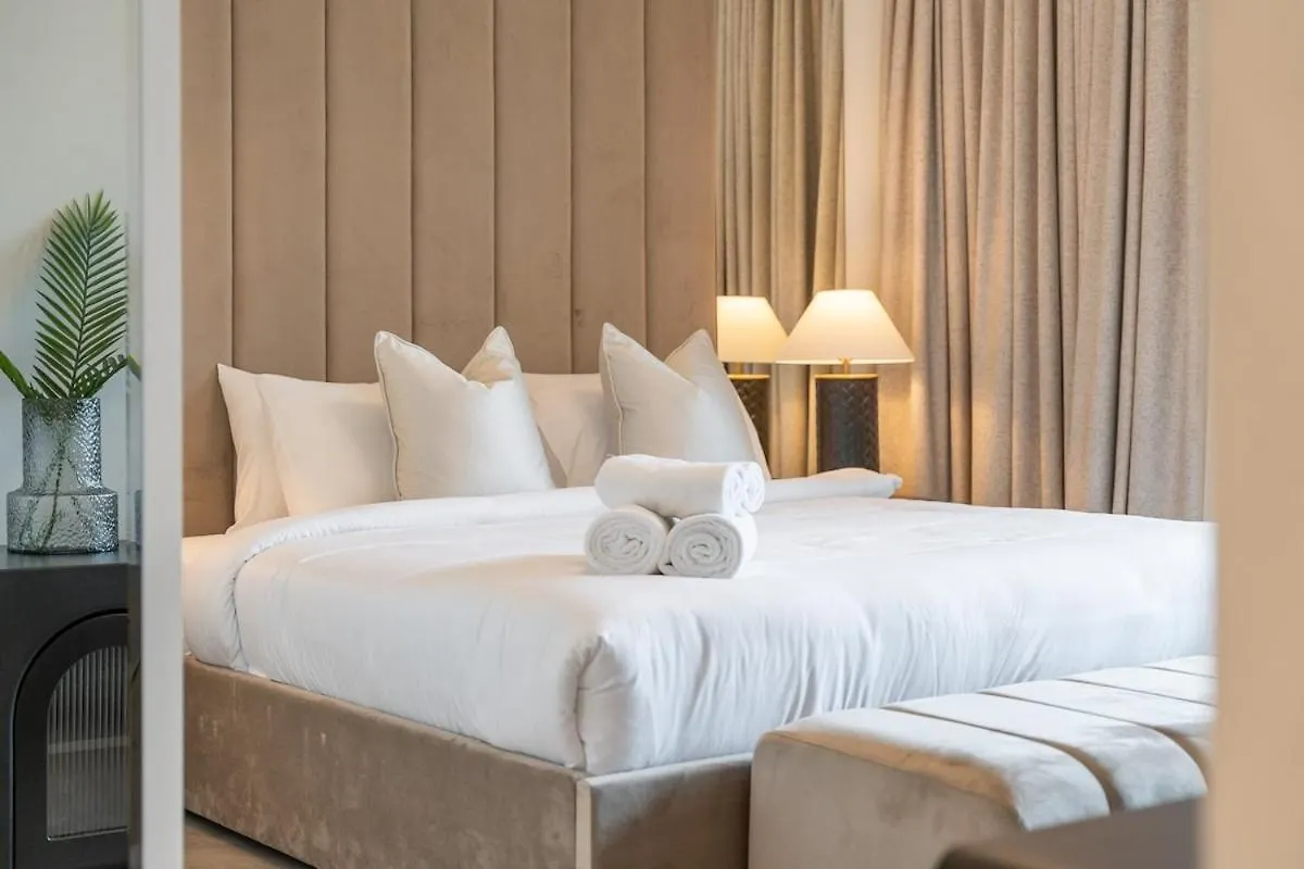 Luxurious 3-Bedroom Apartment In Downtown Near Burj Khalifa In Dubai Mall Emirados Árabes Unidos