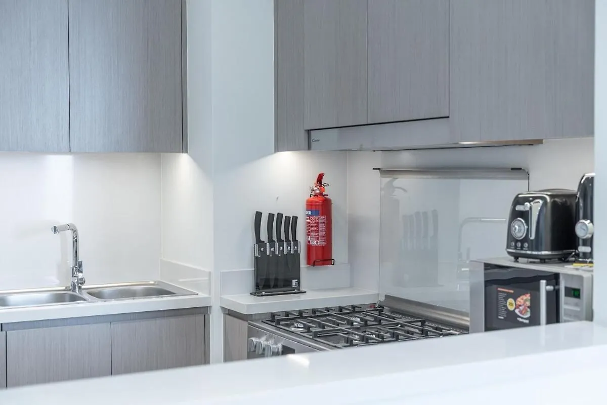 Luxurious 3-Bedroom Apartment In Downtown Near Burj Khalifa In Dubai Mall