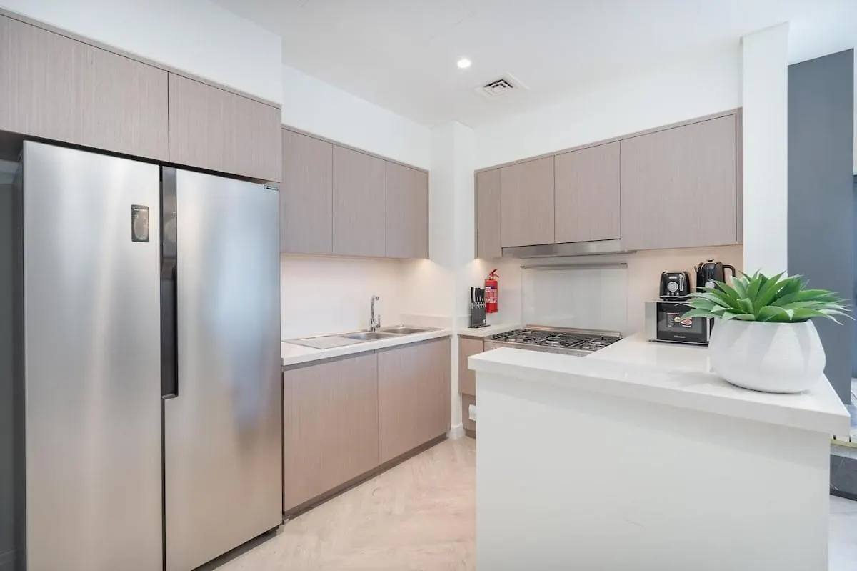 Luxurious 3-Bedroom Apartment In Downtown Near Burj Khalifa In Dubai Mall United Arab Emirates