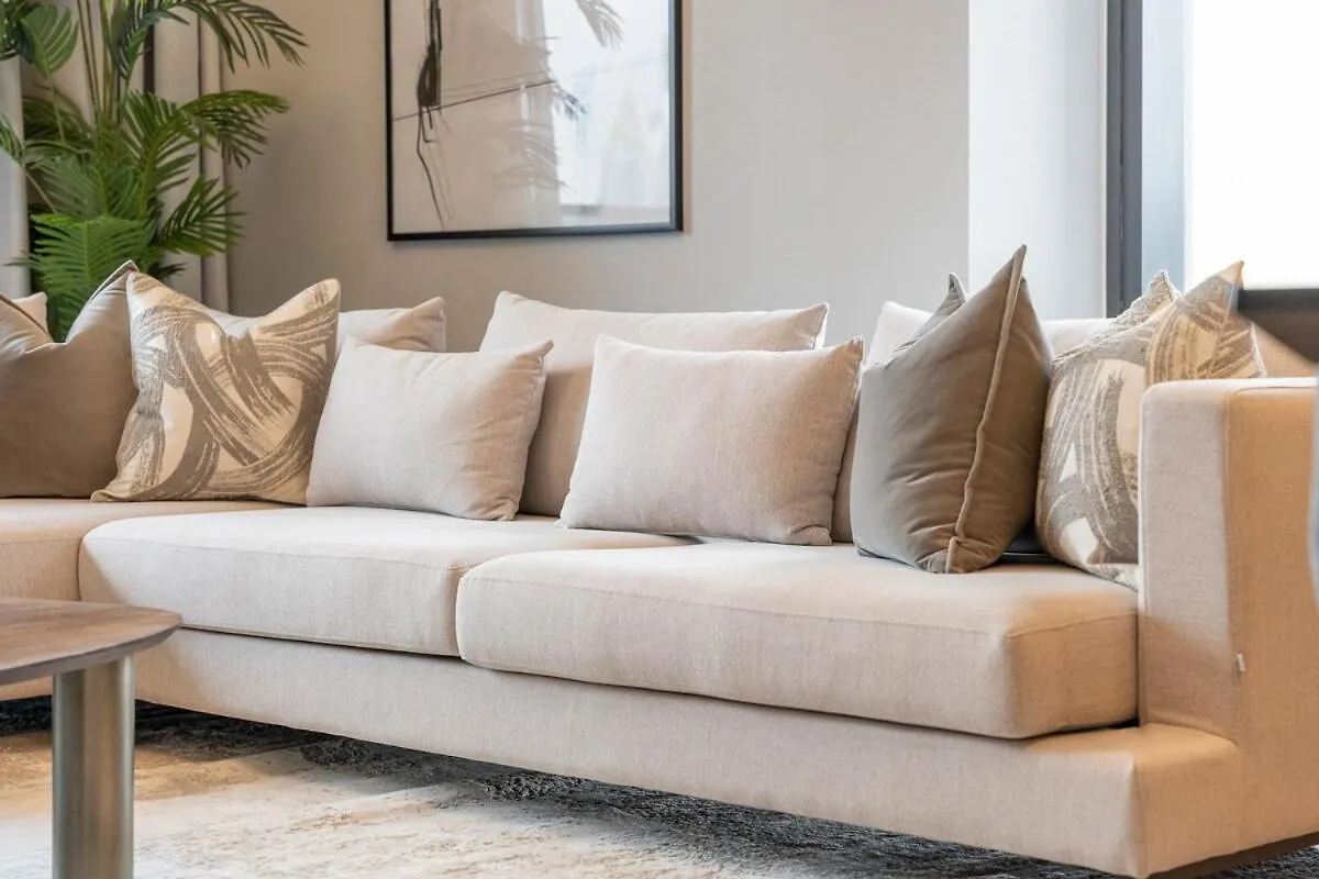 Luxurious 3-Bedroom Apartment In Downtown Near Burj Khalifa In Dubai Mall