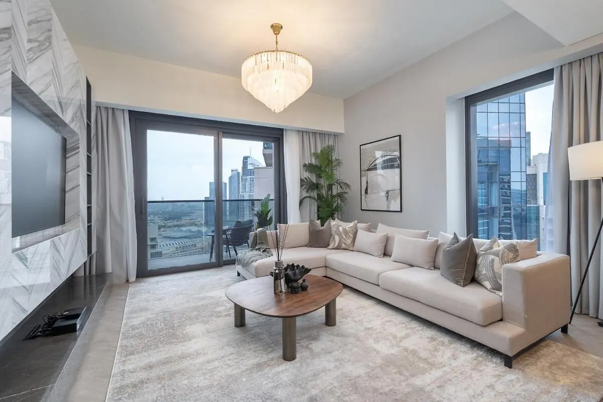 Luxurious 3-Bedroom Apartment In Downtown Near Burj Khalifa In Dubai Mall